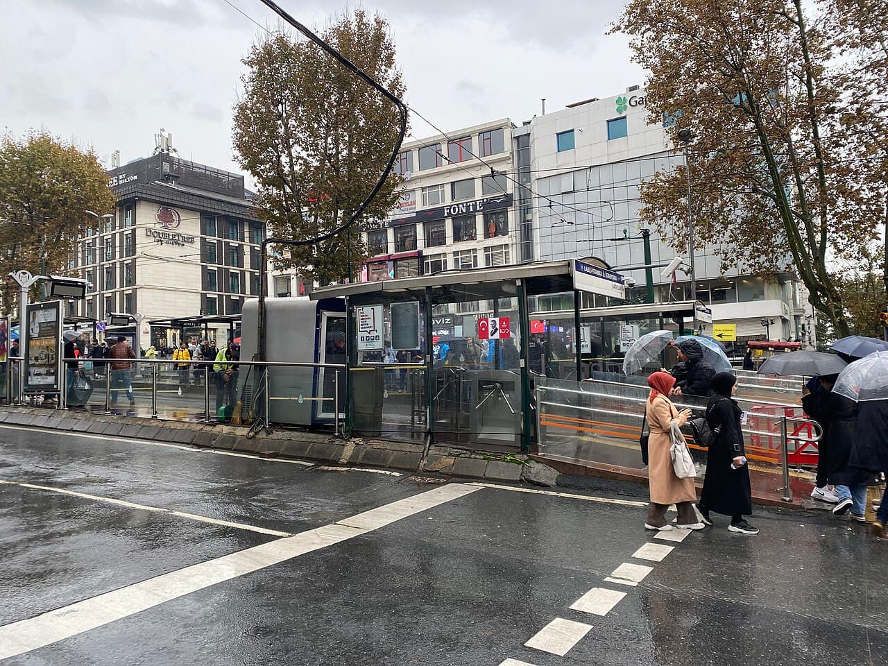Laleli tram stop on Ordu Caddesi, the T1 line that links the budget hotel district to Sultanahmet